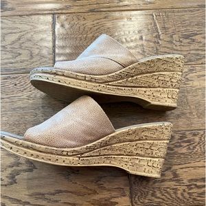 Beige wedges size 41 or USA 9.5 Brand Onex
